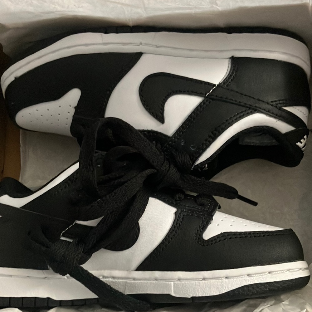 Black dunks never touched